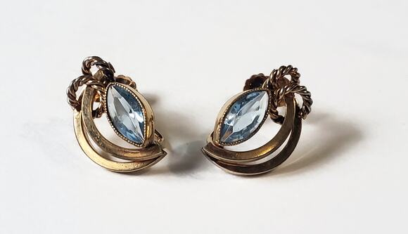 Unbranded Jewelry - Vintage Rolled Gold Light Blue Faceted Glass Screw Back Earrings
